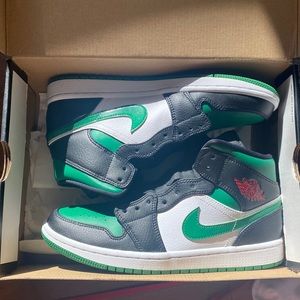 Pine green air jordan 1